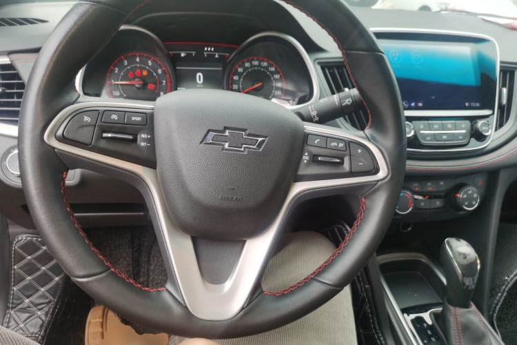 Used Chevrolet Monza 2020 Light Hybrid RS 330T Automatic Comfort Edition Center Console