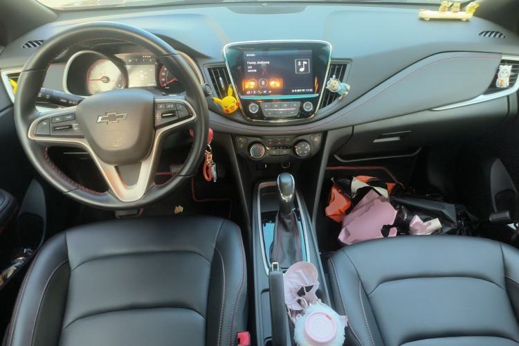 Used Chevrolet Monza 2020 Light Hybrid RS 330T Automatic Comfort Edition Center Console