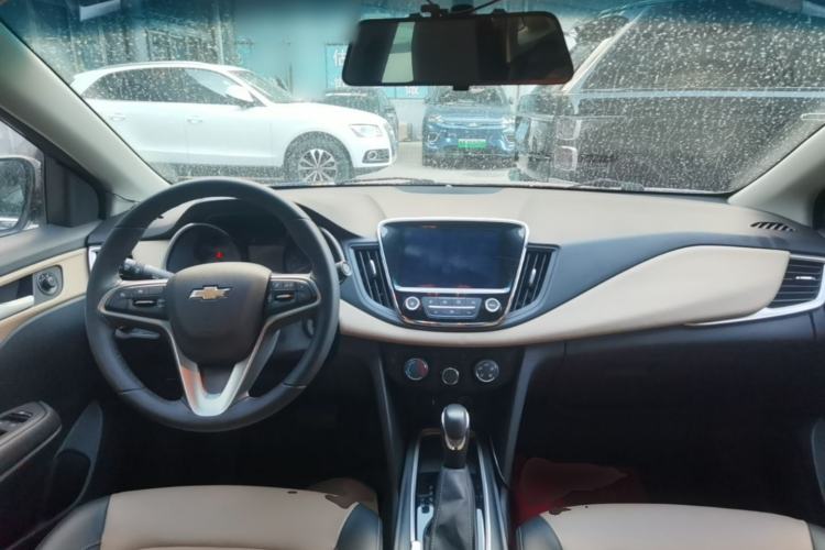 Used Chevrolet Monza 2020 320 Automatic Enjoyment Edition Center Console