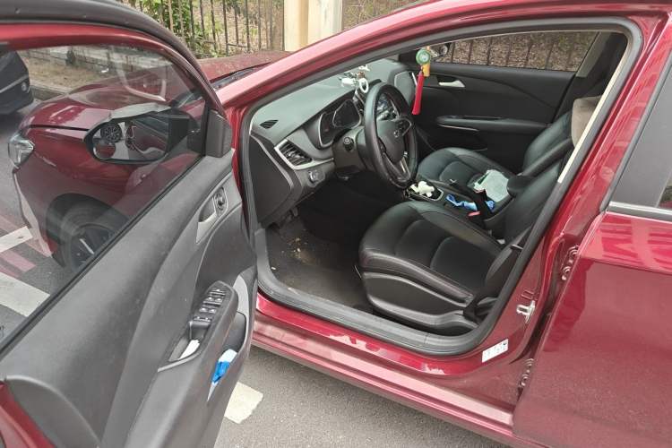 Used Chevrolet Monza 2020 Light Hybrid Redline 320T Dual-Clutch Joyful Edition Driver Seat