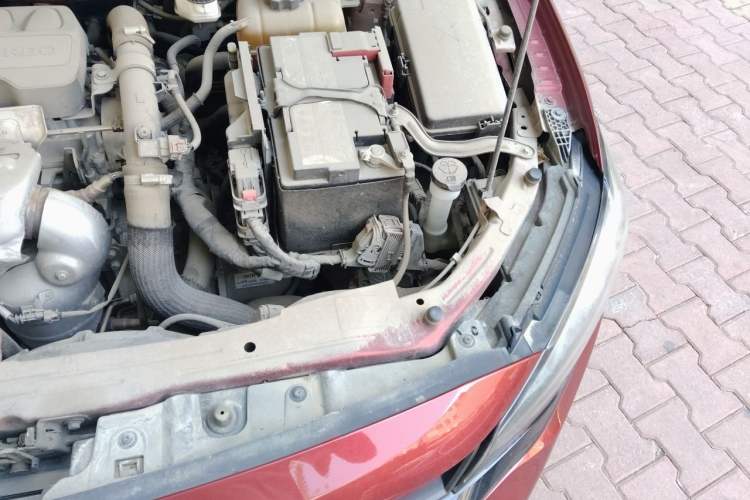Used Chevrolet Monza 2020 Light Hybrid Redline 320T Dual-Clutch Thrilling Edition Engine Bay Left