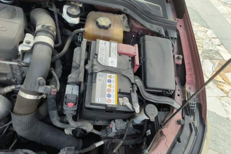 Used Chevrolet Monza 2020 Light Hybrid RS 330T Automatic Comfort Edition Engine Bay Left