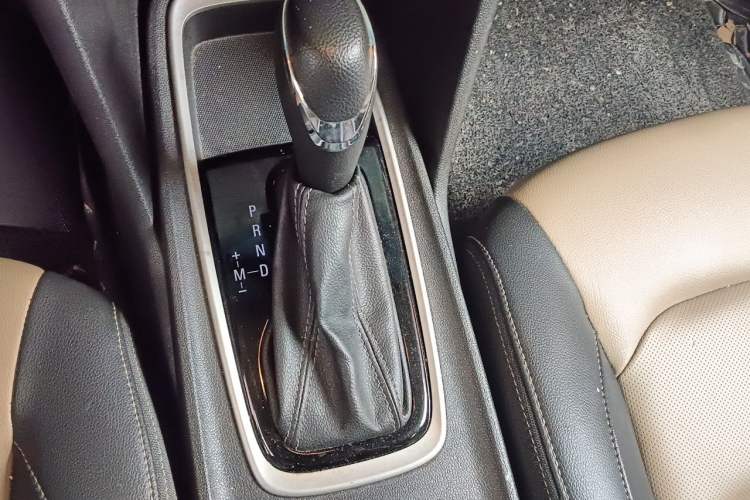 Used Chevrolet Monza 2020 320 Automatic Enjoyment Edition Gear Lever
