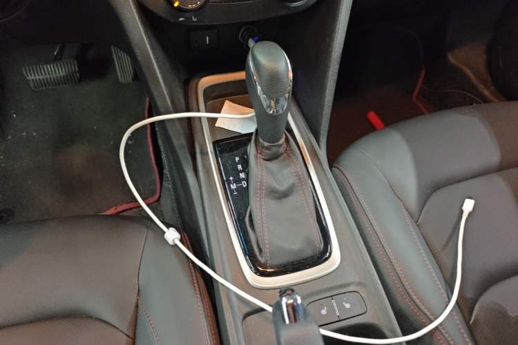 Used Chevrolet Monza 2020 Light Hybrid RS 330T Automatic Thrill Edition Gear Lever