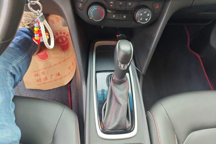 Used Chevrolet Monza 2020 Light Hybrid RS 330T Automatic Thrill Edition Gear Lever