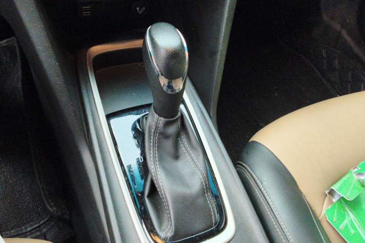 Used Chevrolet Monza 2020 320 Automatic Enjoyment Edition Gear Lever