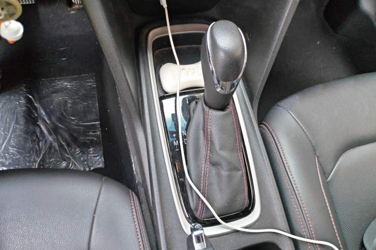 Used Chevrolet Monza 2020 Light Hybrid RS 330T Automatic Comfort Edition Gear Lever