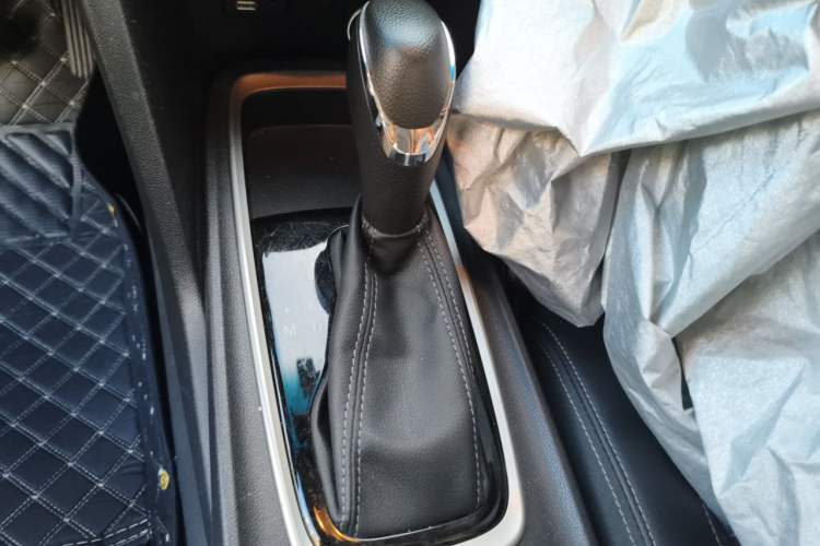 Used Chevrolet Monza 2020 320 Automatic Enjoyment Edition Gear Lever