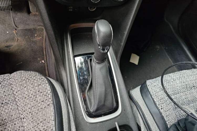 Used Chevrolet Monza 2020 320 Automatic Enjoyment Edition Gear Lever