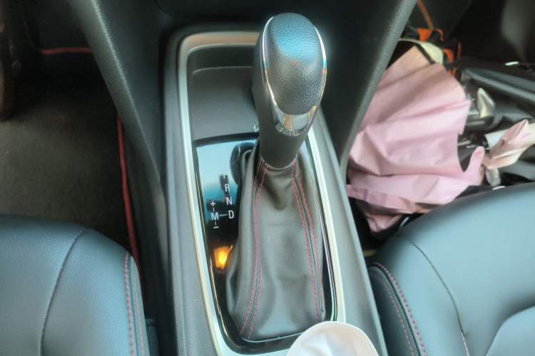 Used Chevrolet Monza 2020 Light Hybrid RS 330T Automatic Comfort Edition Gear Lever