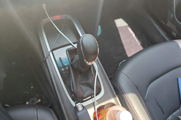 Used Chevrolet Monza 2020 Light Hybrid Redline 320T Dual-Clutch Thrilling Edition Gear Lever
