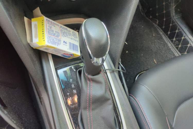 Used Chevrolet Monza 2020 Light Hybrid Redline 320T Dual-Clutch Joyful Edition Gear Lever
