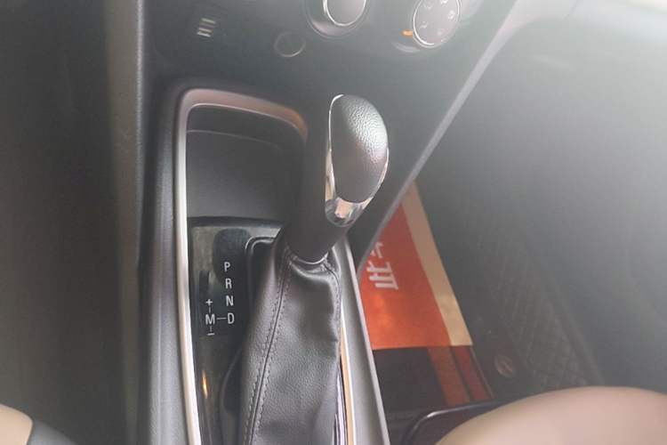 Used Chevrolet Monza 2020 320 Automatic Enjoyment Edition Gear Lever