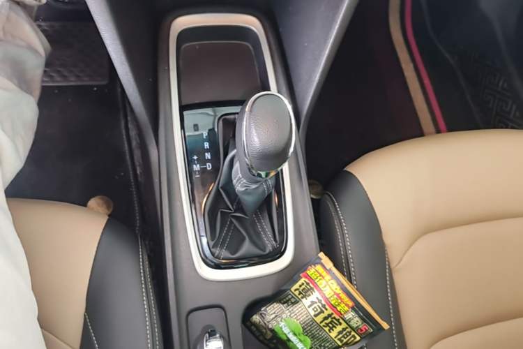 Used Chevrolet Monza 2020 320 Automatic Enjoyment Edition Gear Lever