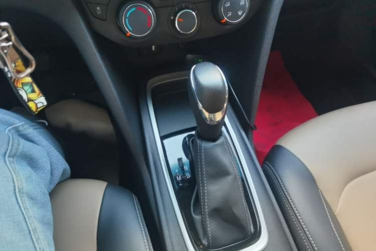 Used Chevrolet Monza 2020 320 Automatic Enjoyment Edition Gear Lever