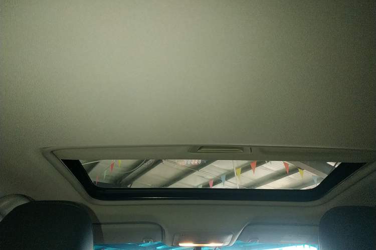 Used Chevrolet Monza 2020 320 Automatic Enjoyment Edition Headliner