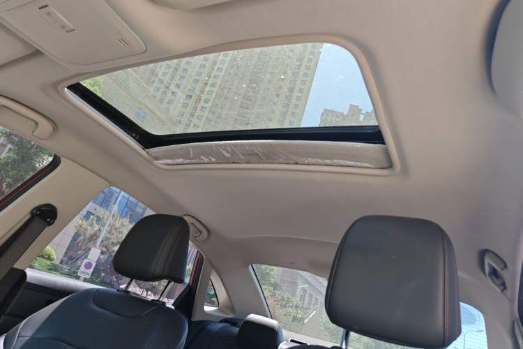 Used Chevrolet Monza 2020 Light Hybrid Redline 320T Dual-Clutch Thrilling Edition Headliner