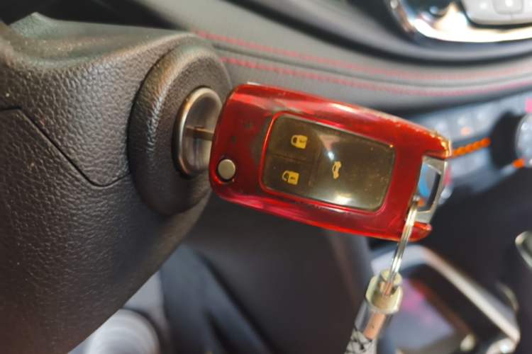 Used Chevrolet Monza 2020 Light Hybrid RS 330T Automatic Comfort Edition Interior 1