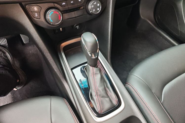 Used Chevrolet Monza 2020 Light Hybrid RS 330T Automatic Comfort Edition Interior 3