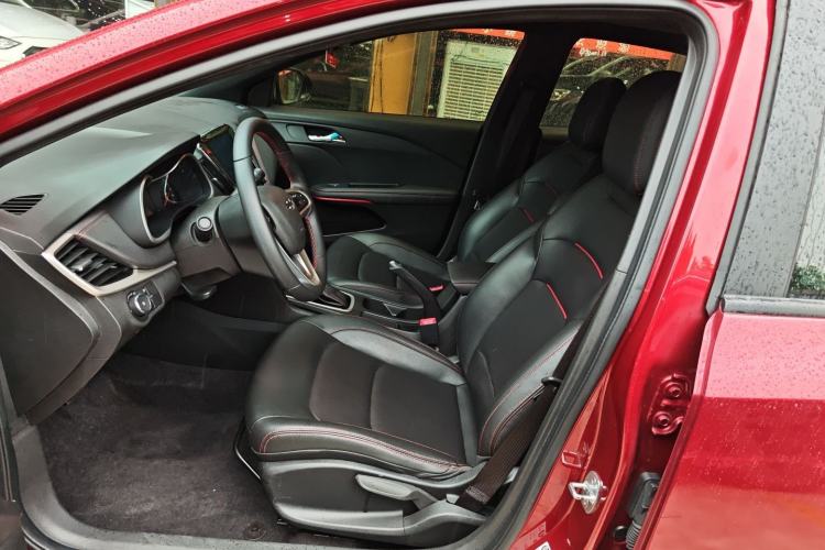 Used Chevrolet Monza 2020 Light Hybrid RS 330T Automatic Comfort Edition Interior 4