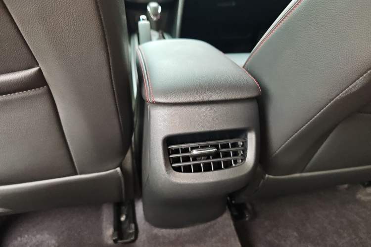 Used Chevrolet Monza 2020 Light Hybrid RS 330T Automatic Comfort Edition Interior 6