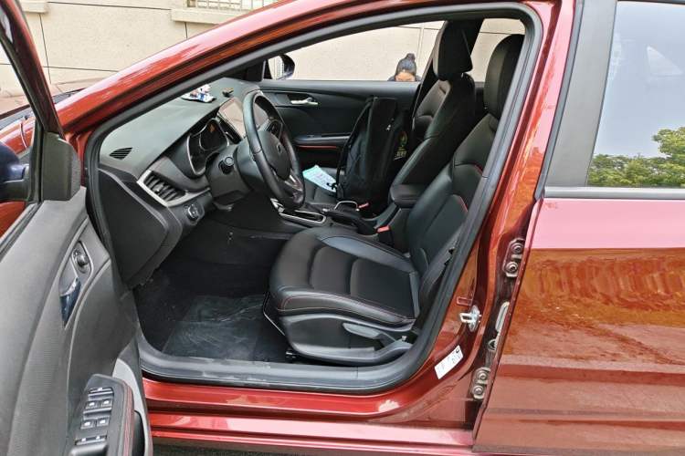 Used Chevrolet Monza 2020 Light Hybrid RS 330T Automatic Comfort Edition Left Front Seat