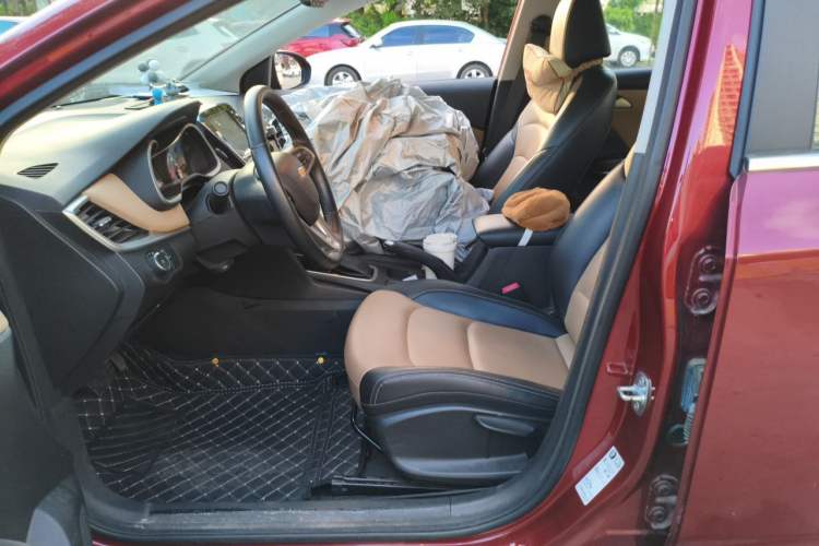 Used Chevrolet Monza 2020 320 Automatic Enjoyment Edition Left Front Seat