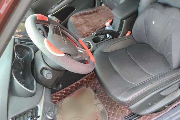 Used Chevrolet Monza 2020 Light Hybrid Redline 320T Dual-Clutch Thrilling Edition Left Front Seat