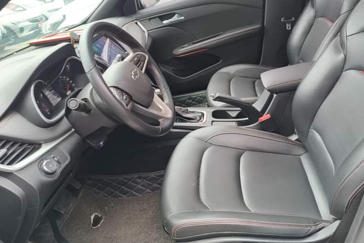 Used Chevrolet Monza 2020 Light Hybrid RS 330T Automatic Comfort Edition Left Front Seat