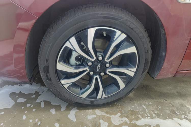Used Chevrolet Monza 2020 Light Hybrid RS 330T Automatic Comfort Edition Left Front Wheel Hub