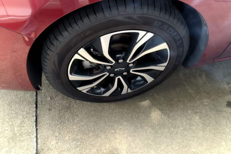 Used Chevrolet Monza 2020 Light Hybrid RS 330T Automatic Comfort Edition Left Front Wheel Hub
