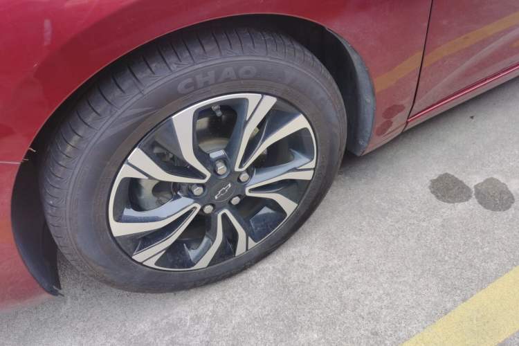 Used Chevrolet Monza 2020 Light Hybrid RS 330T Automatic Comfort Edition Left Front Wheel Hub