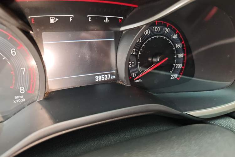 Used Chevrolet Monza 2020 Light Hybrid RS 330T Automatic Comfort Edition Odometer Close Up