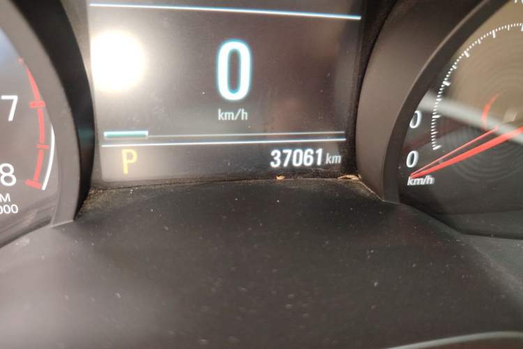 Used Chevrolet Monza 2020 320 Automatic Enjoyment Edition Odometer Close Up