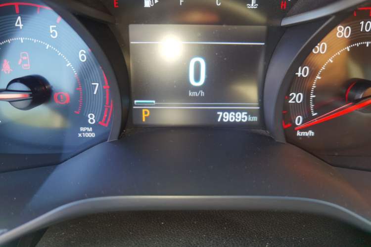 Used Chevrolet Monza 2020 Light Hybrid RS 330T Automatic Comfort Edition Odometer Close Up