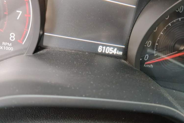 Used Chevrolet Monza 2020 Light Hybrid Redline 320T Dual-Clutch Thrilling Edition Odometer Close Up