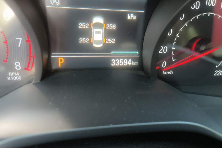 Used Chevrolet Monza 2020 Light Hybrid RS 330T Automatic Comfort Edition Odometer Close Up