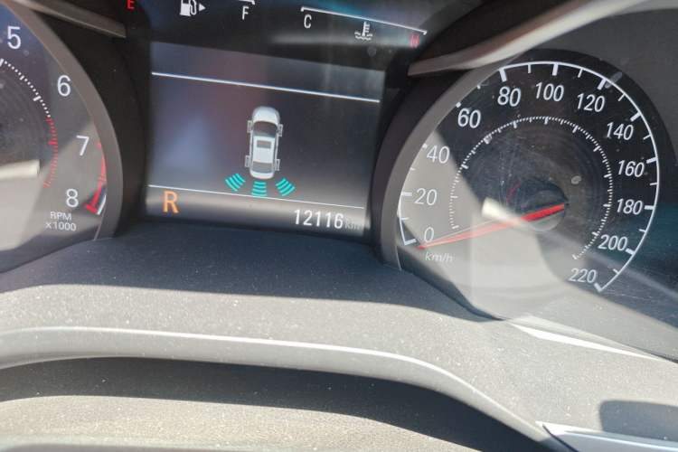 Used Chevrolet Monza 2020 Light Hybrid Redline 320T Dual-Clutch Thrilling Edition Odometer Close Up