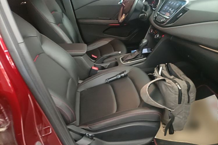 Used Chevrolet Monza 2020 Light Hybrid RS 330T Automatic Comfort Edition Right Front Seat