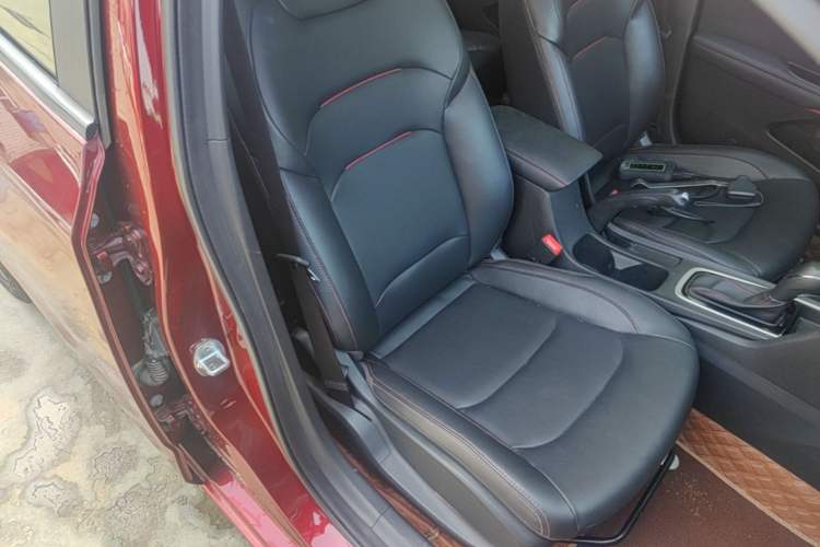 Used Chevrolet Monza 2020 Light Hybrid RS 330T Automatic Comfort Edition Right Front Seat