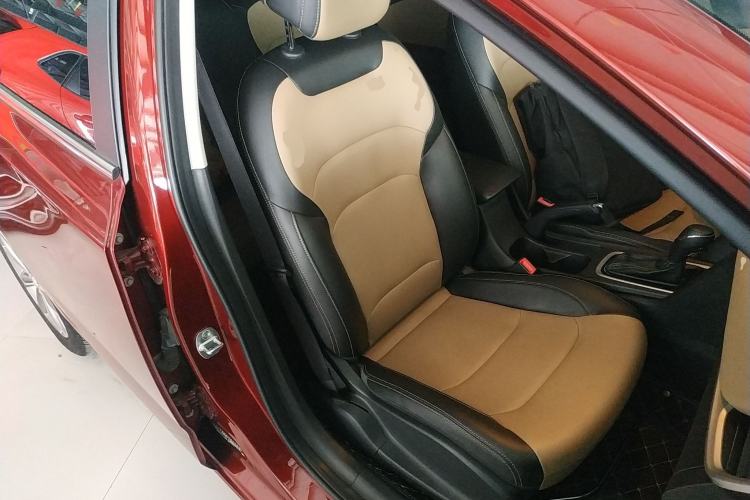 Used Chevrolet Monza 2020 320 Automatic Enjoyment Edition Right Front Seat