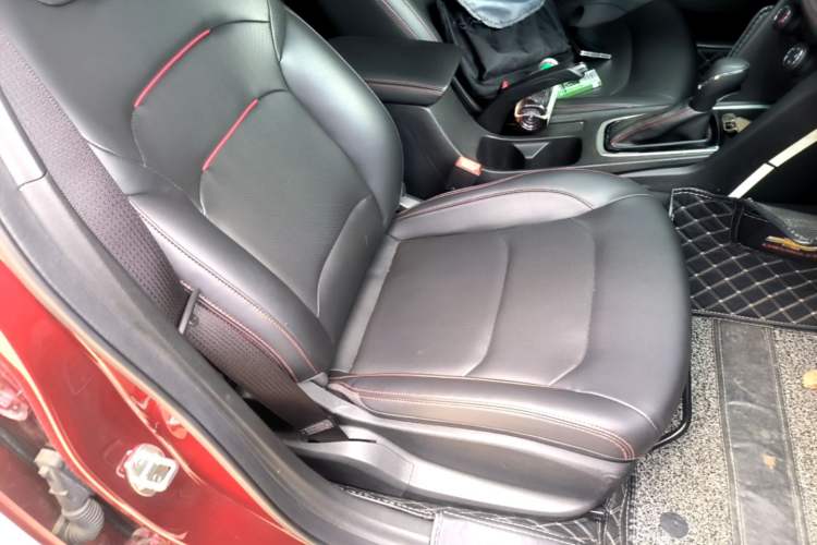 Used Chevrolet Monza 2020 Light Hybrid RS 330T Automatic Comfort Edition Right Front Seat