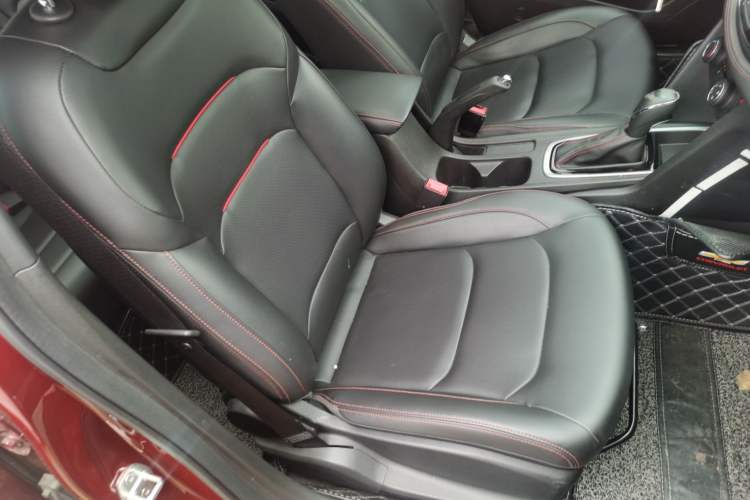 Used Chevrolet Monza 2020 Light Hybrid RS 330T Automatic Comfort Edition Right Front Seat