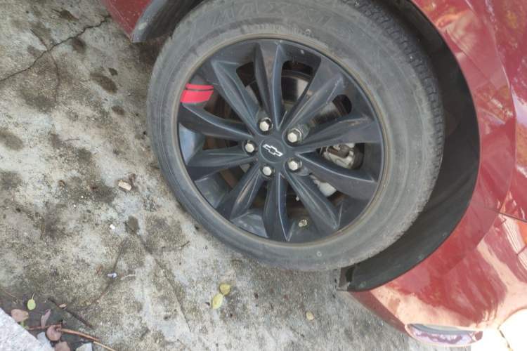 Used Chevrolet Monza 2020 Light Hybrid Redline 320T Dual-Clutch Joyful Edition Right Front Wheel Hub