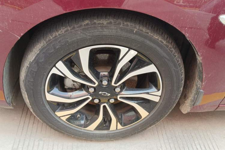 Used Chevrolet Monza 2020 Light Hybrid RS 330T Automatic Comfort Edition Right Front Wheel Hub