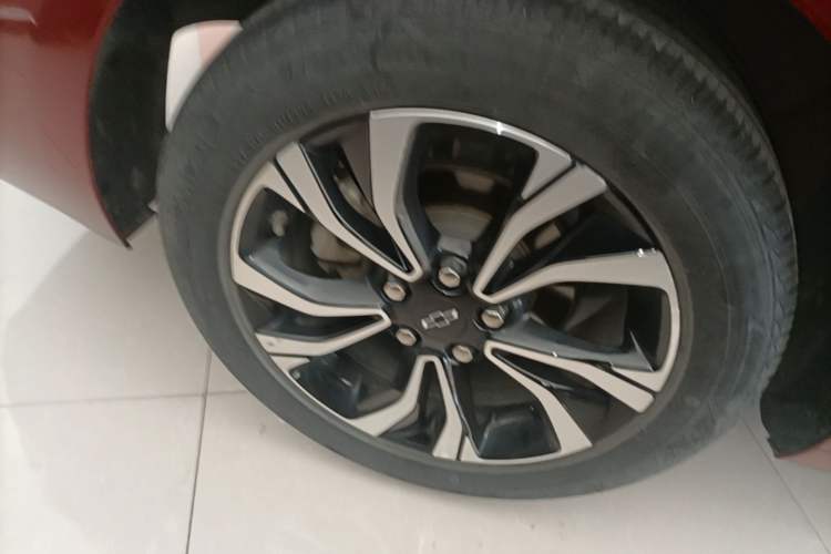 Used Chevrolet Monza 2020 Light Hybrid RS 330T Automatic Comfort Edition Right Rear Wheel Hub