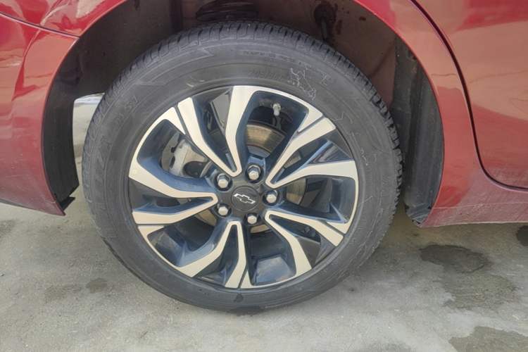 Used Chevrolet Monza 2020 Light Hybrid RS 330T Automatic Comfort Edition Right Rear Wheel Hub