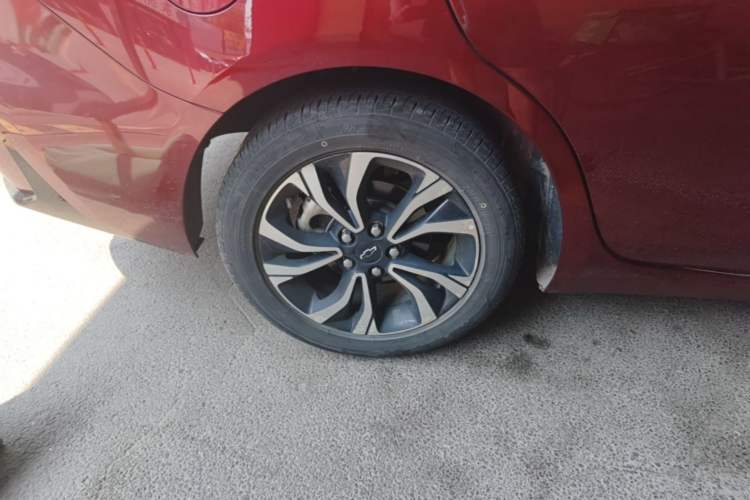 Used Chevrolet Monza 2020 Light Hybrid RS 330T Automatic Comfort Edition Right Rear Wheel Hub