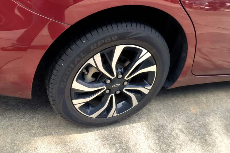Used Chevrolet Monza 2020 Light Hybrid RS 330T Automatic Comfort Edition Right Rear Wheel Hub