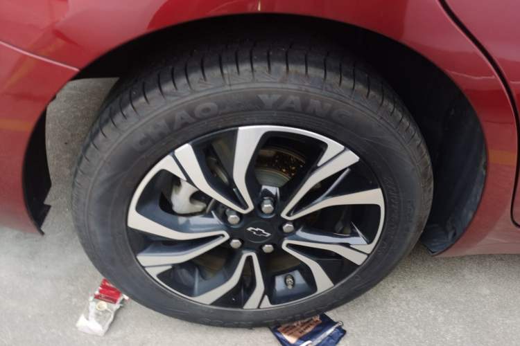 Used Chevrolet Monza 2020 Light Hybrid RS 330T Automatic Comfort Edition Right Rear Wheel Hub